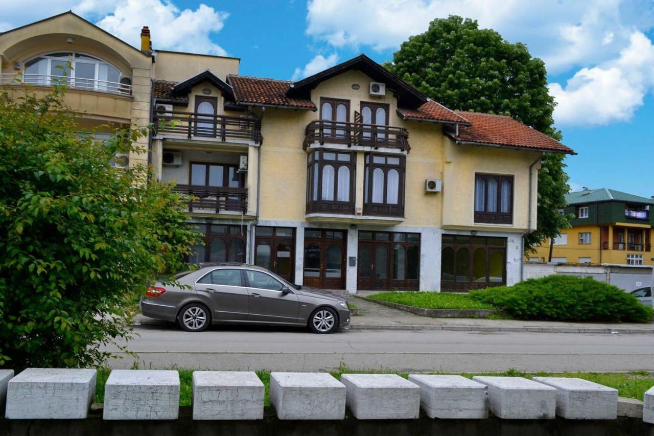 Riverside Apartment #1. View Over Fortress Kastel Banja Luka Exteriör bild